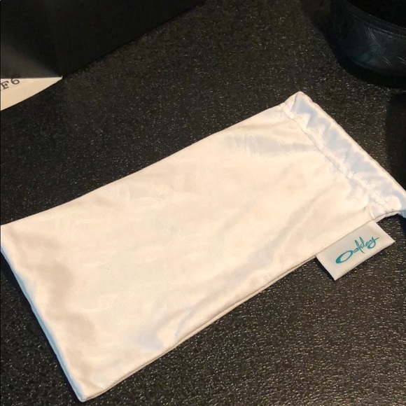 OAKLEY SUNGLASSES - Picture 5 of 7